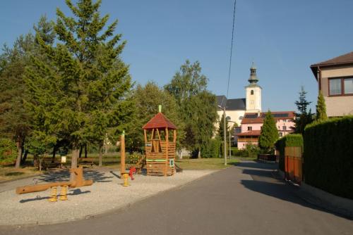 Obec Bohuslavice - dětské hřiště