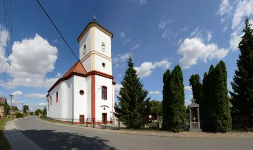 Obec Třebom